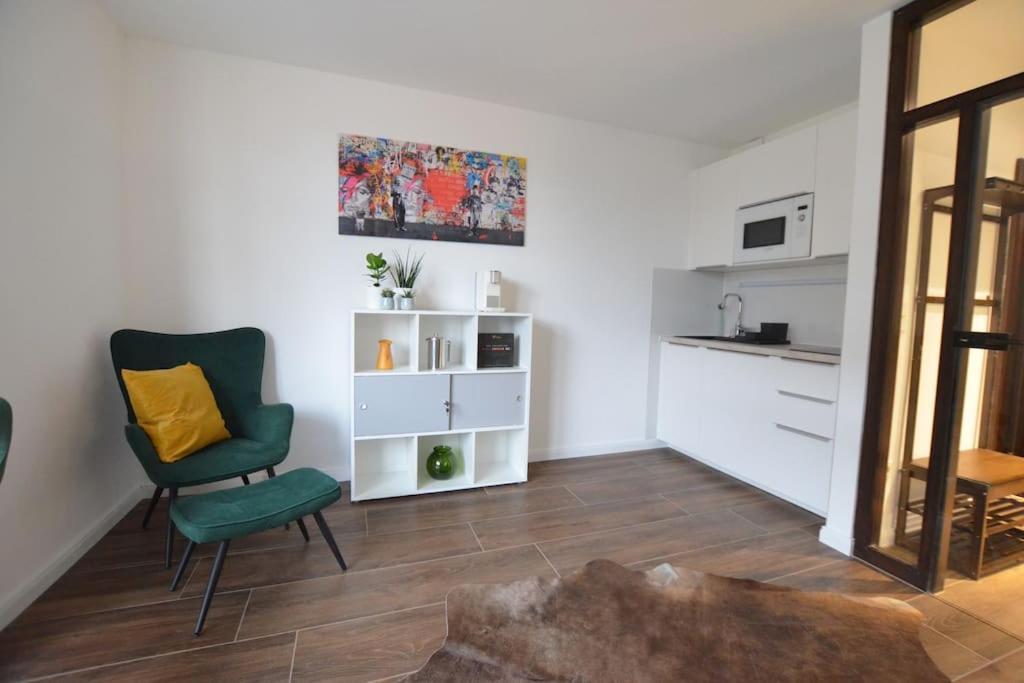 Studio 7 City Lage Mit Garage Naehe Koeln Bonn Siegburg Buitenkant foto
