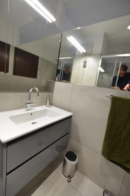 Studio 7 City Lage Mit Garage Naehe Koeln Bonn Siegburg Buitenkant foto